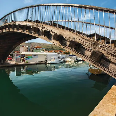 Apartman 3 Bedroom Amazing In Trogir